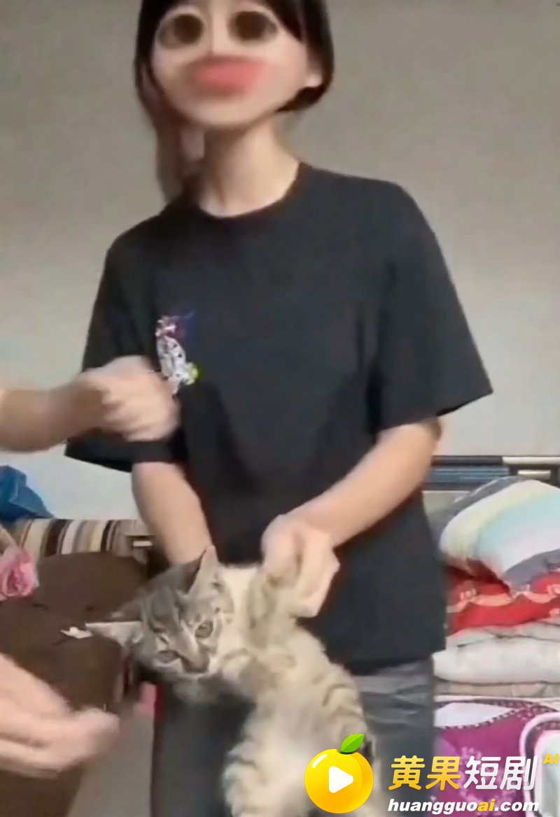 快手网红牙不齐与白米粥 虐猫私拍流出 狠辣抛掷吊脖 崩塌人设引发全网刷屏