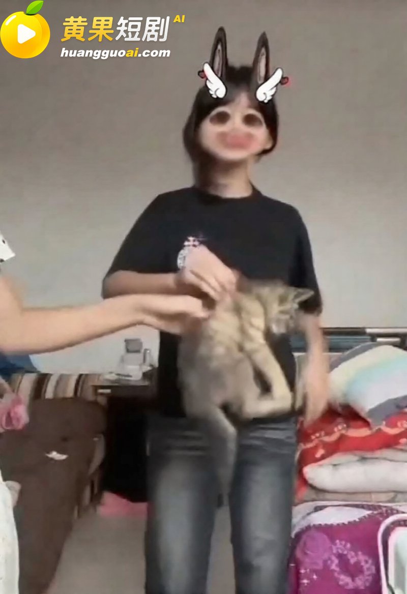 快手网红牙不齐与白米粥 虐猫私拍流出 狠辣抛掷吊脖 崩塌人设引发全网刷屏