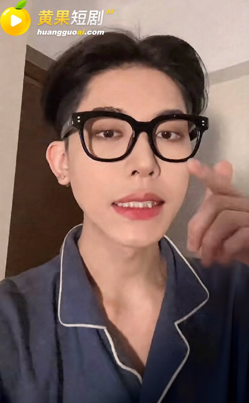 抖音男网红Alex 劈腿惯犯实锤 订婚后分手真相曝光 私密视频疯传