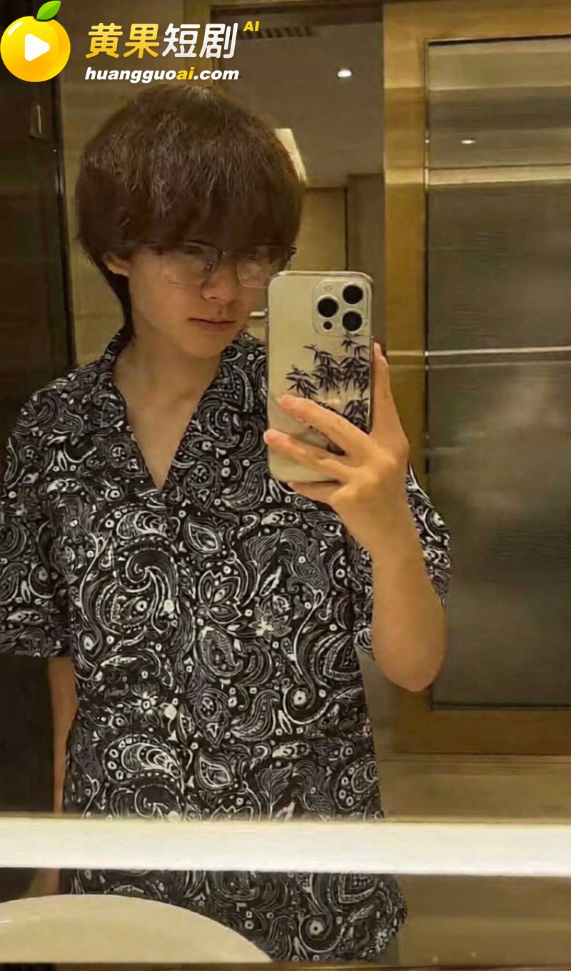 中传23级新闻徐某 钓鱼44万粉网红 遭前女友实锤出轨视频 暴力洗白成SM