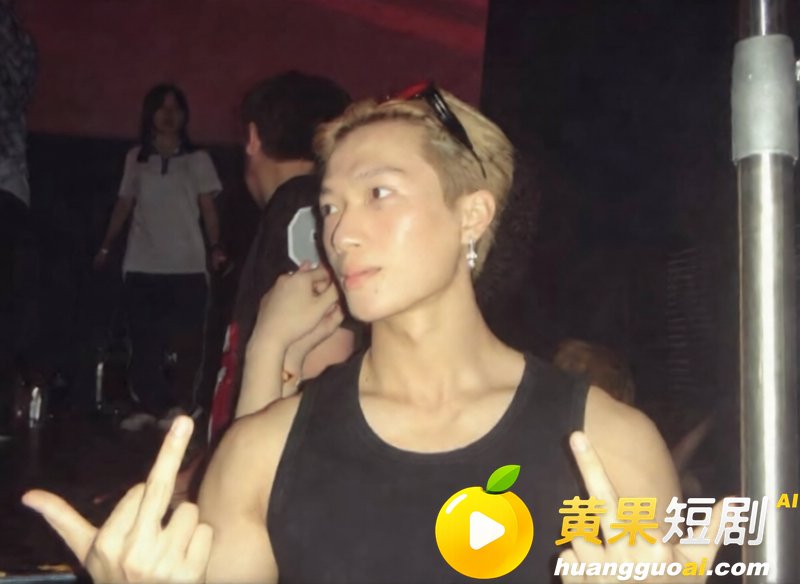 深圳说唱博主BigSen 前女友实锤爆料出轨 吻痕谎称烫伤 更有千元有偿陪聊私密视频流出