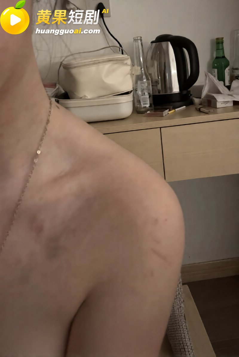 陕西渣男 秦俊男 被曝恋爱期间多次出轨 家暴打人割腕威胁 就连姐姐的伴娘都不放过？