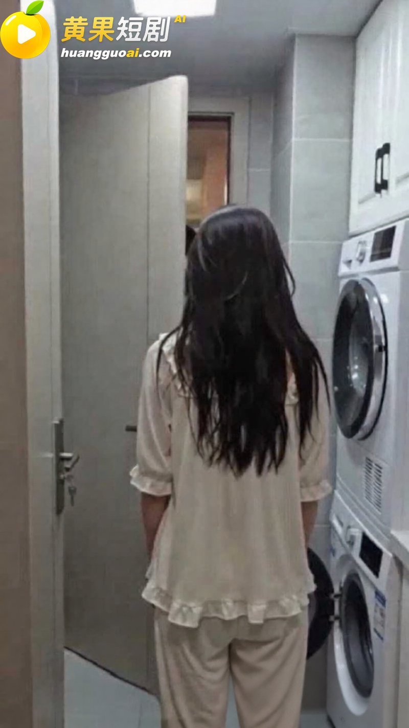AI短剧 失踪的飞机杯1-2集 巨乳后妈绑定飞机杯 感应触发直接拉满