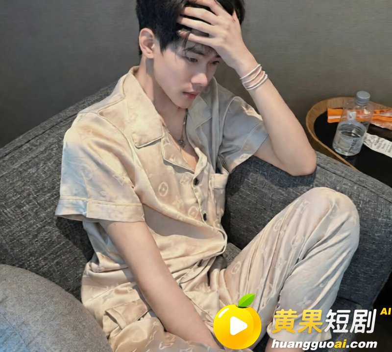 抖音网红 徐芊忆 被前任于景安曝光 恋爱期间出轨5次 倒卖货源牟暴利 人设碎到渣都不剩!