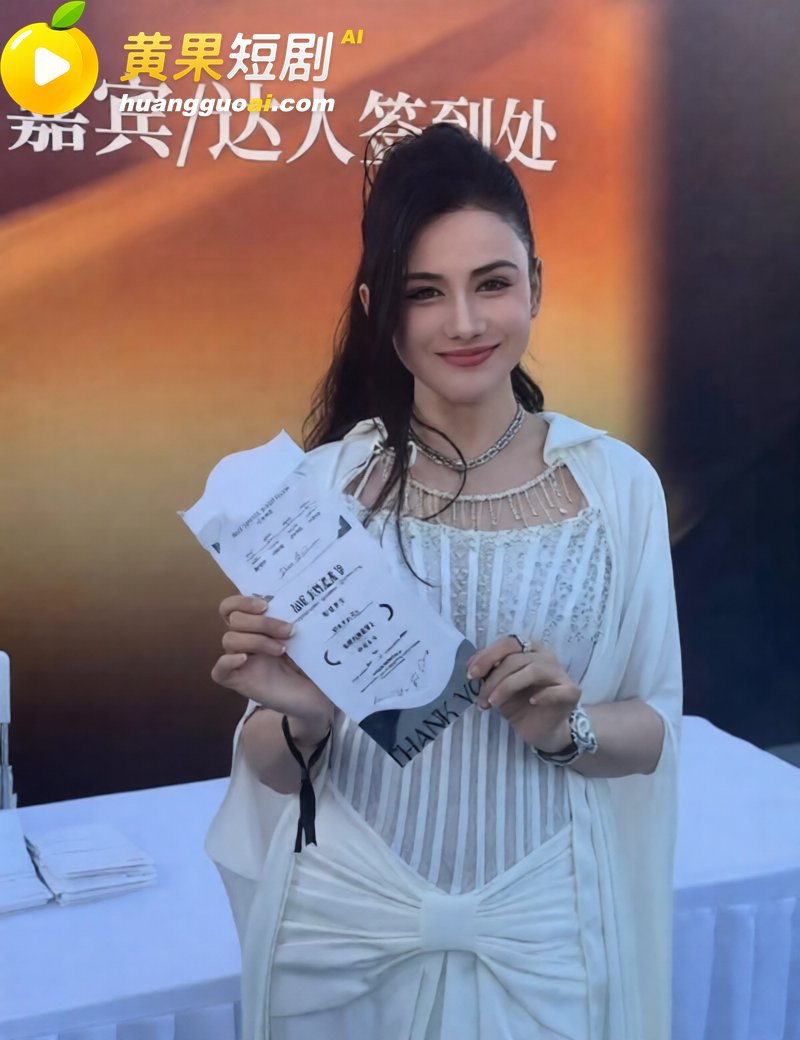 新疆网红拉拉 王小萌 被女友曝多次出轨 与双胞胎玛丽开房视频疯传全网!