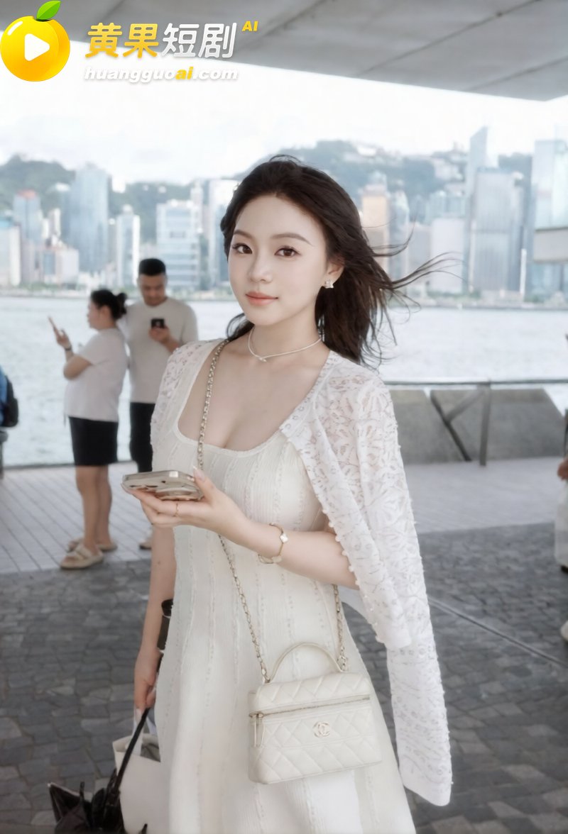 抖音60万网红 小婶娘呀 被约出来 一屁股坐到底还扭腰把制服穿齐了