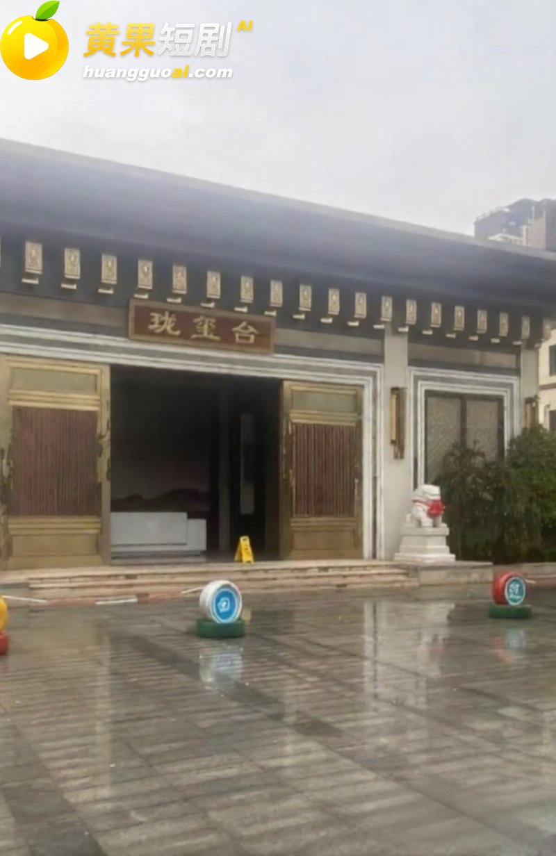 徐州女民警陈祝疑 与副所长洗浴老板等多男有染 原配怒曝偷情内裤和私密视频