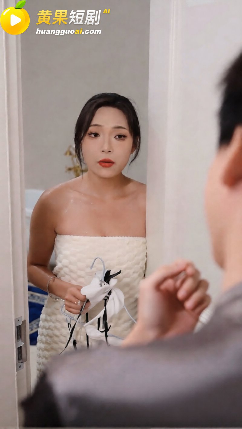 擦边短剧《致命诱惑》复仇女秘书潜入仇家床第间 一边勾尹显父子一边收集灭门铁证