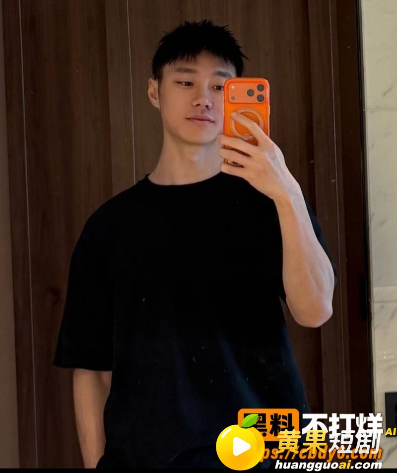 39w粉女网红洪雯靖立单身人设 骗榜一大哥恋爱期间 脚踏多条船被曝出私密视频