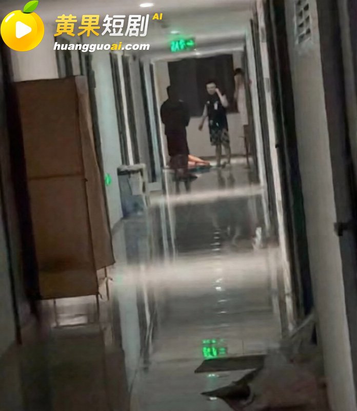 济南华山环宇金街17号楼惨案 女友出轨被桶 男主砍死第三者后跳楼自杀