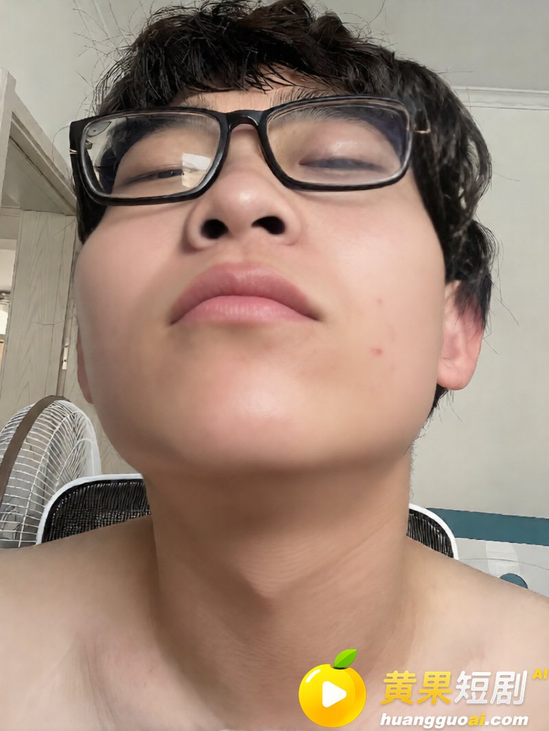 看黄果短剧狂撸40分钟 内蒙古通辽龟男 赵健 裸贷欠款被曝视频 猎奇场面猥琐又辣眼！