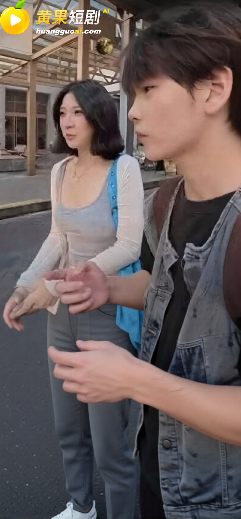 前LOL职业选手电棍再曝被绿 女友蒙蒙与阿鱼拍情侣视频