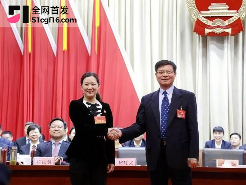 武汉市委秘书长 曾晟 与主持人情妇胡颖 丑闻曝光 怒砸200万孕费企图息事宁人！