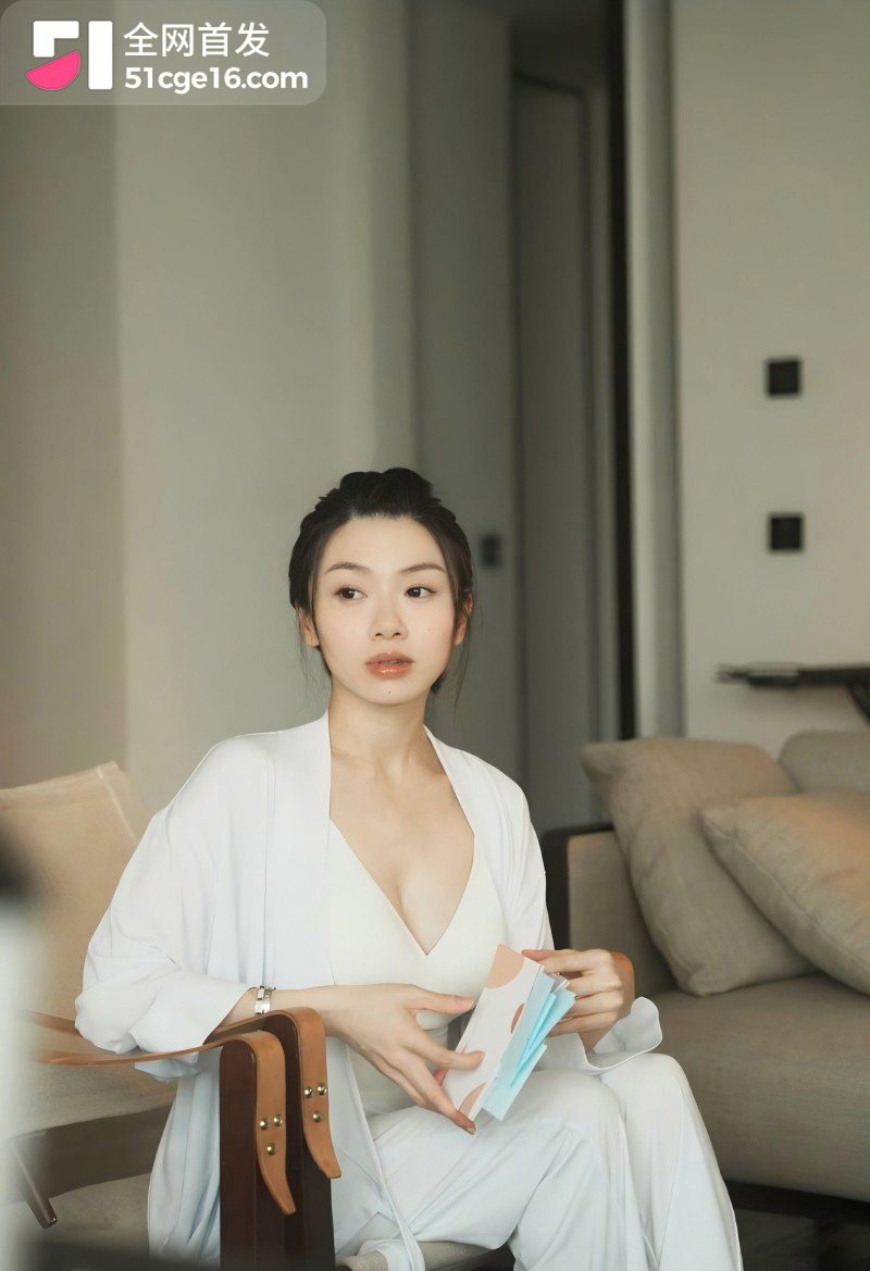 郑恺前任 程晓玥 时隔9年首谈分手 恋爱期间移情杨颖