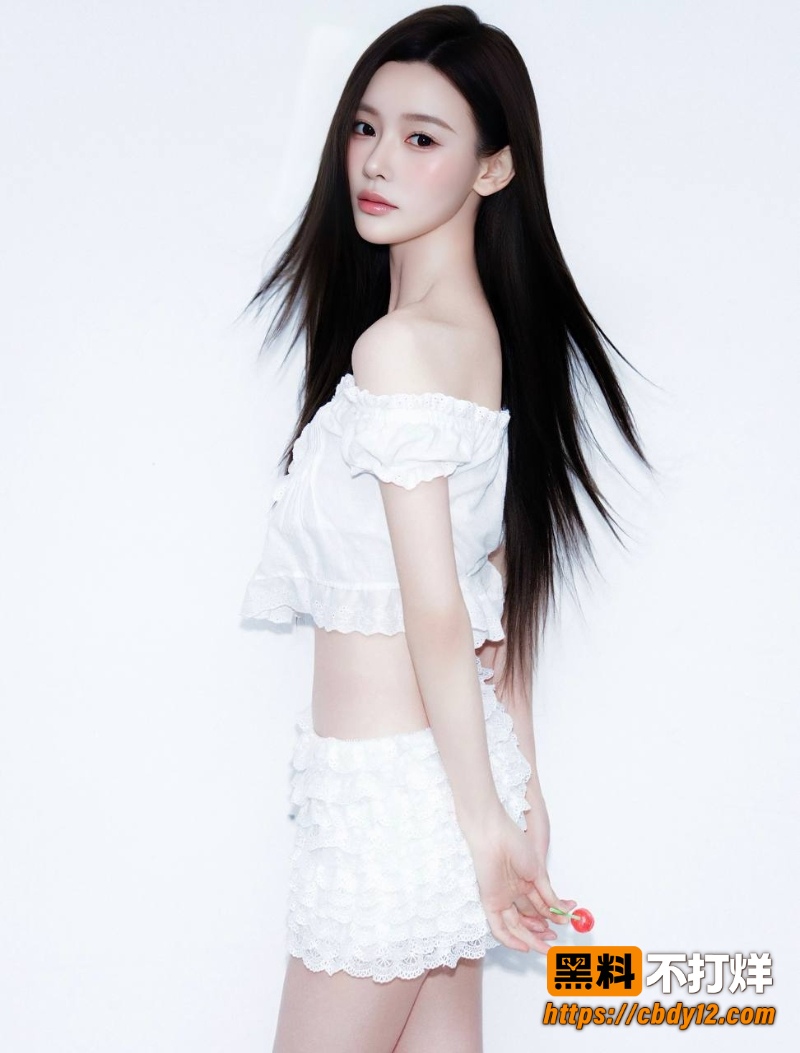 邓紫棋深圳演唱会情侣躲镜头引热搜 百万粉美妆博主李艾琳被扒约会分公司当小三 疑似不雅视频流出