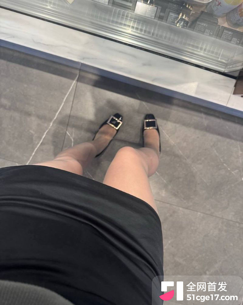 体制内女医 陈一颖 诊室丝袜自拍流出 已婚微寡反差极大 双重生活惊呆众人!