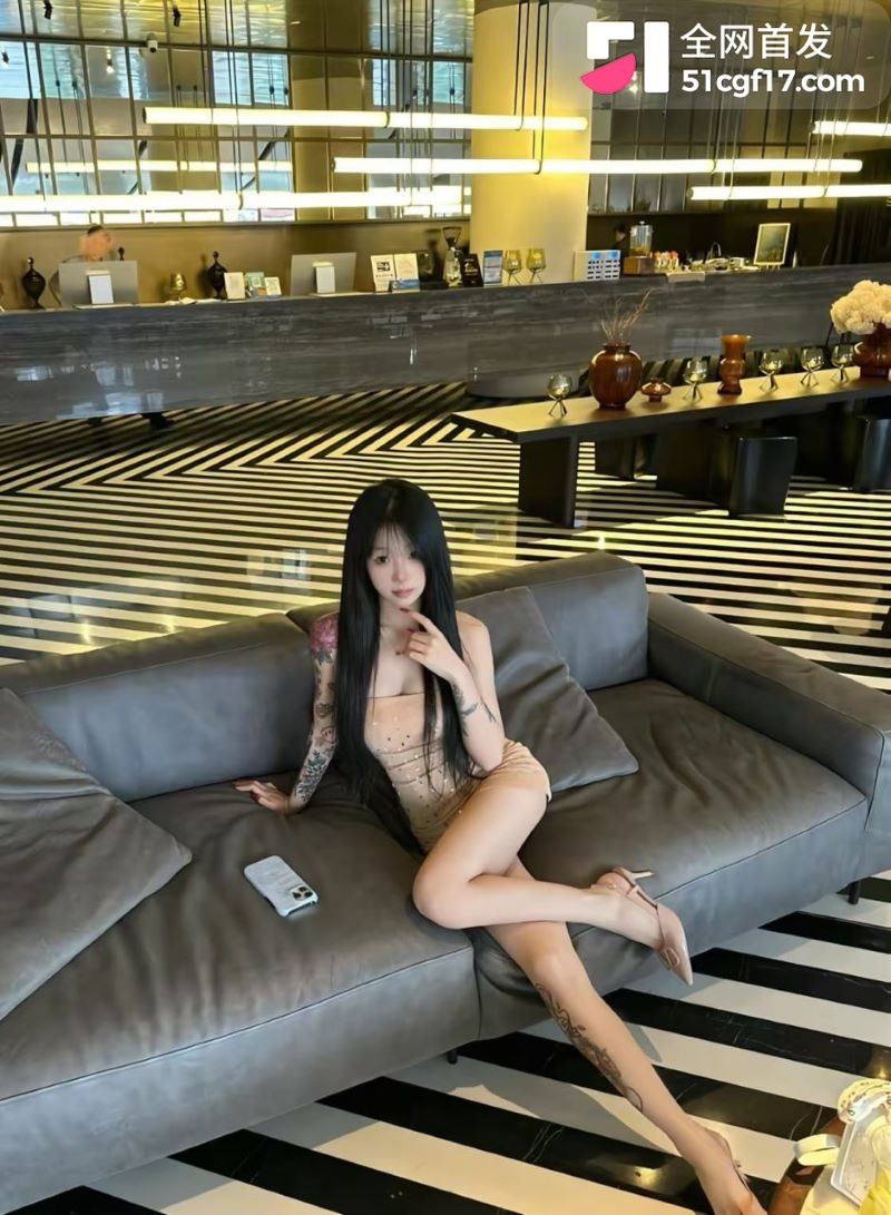 重庆女骑笨笨 陈思颖 再上热搜 摩博会借排气管剐蹭逃逸 私密视频被齐爆