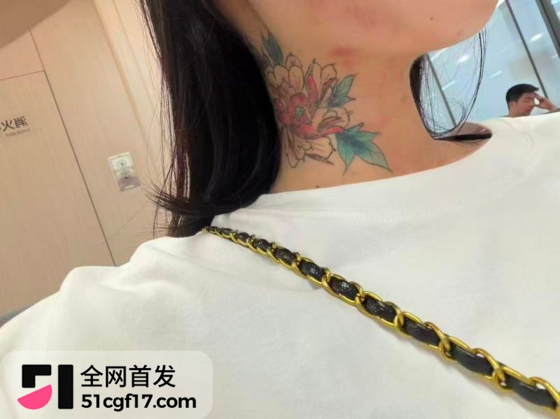 重庆女骑笨笨 陈思颖 再上热搜 摩博会借排气管剐蹭逃逸 私密视频被齐爆