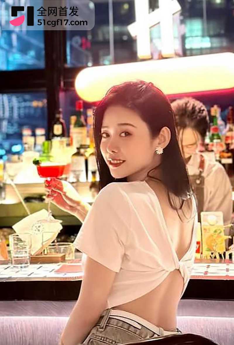 绝美女演员 李凯诗 被金主训成母狗 无套后入炮机轰穴 双洞齐开极度淫贱