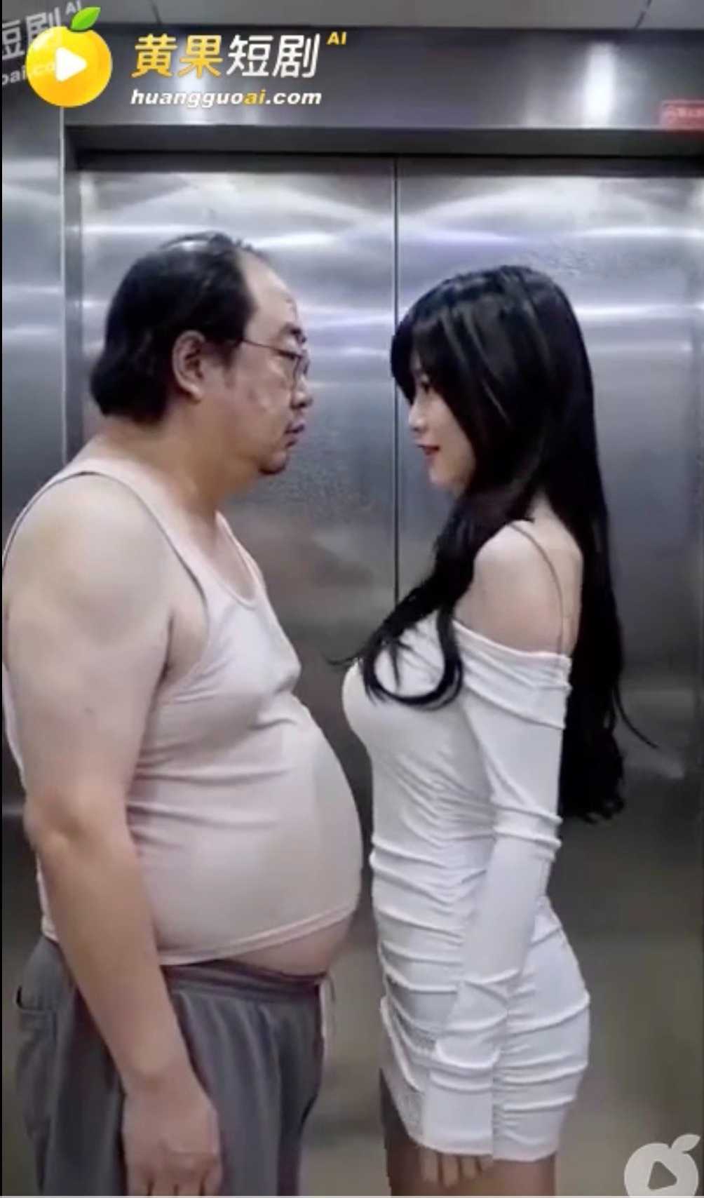 黄果短剧《胖哥的传奇人生》胖哥一杆金枪改写人生,电梯里把嫂子黑丝干到喷水,小姨子翻白眼被射满