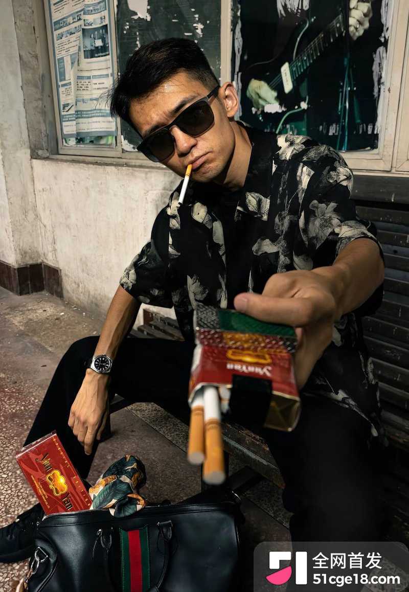 抖音百万网红 刘大炮 出轨奶露拖 抛弃糟糠之妻 酒店开房视频被公之于众