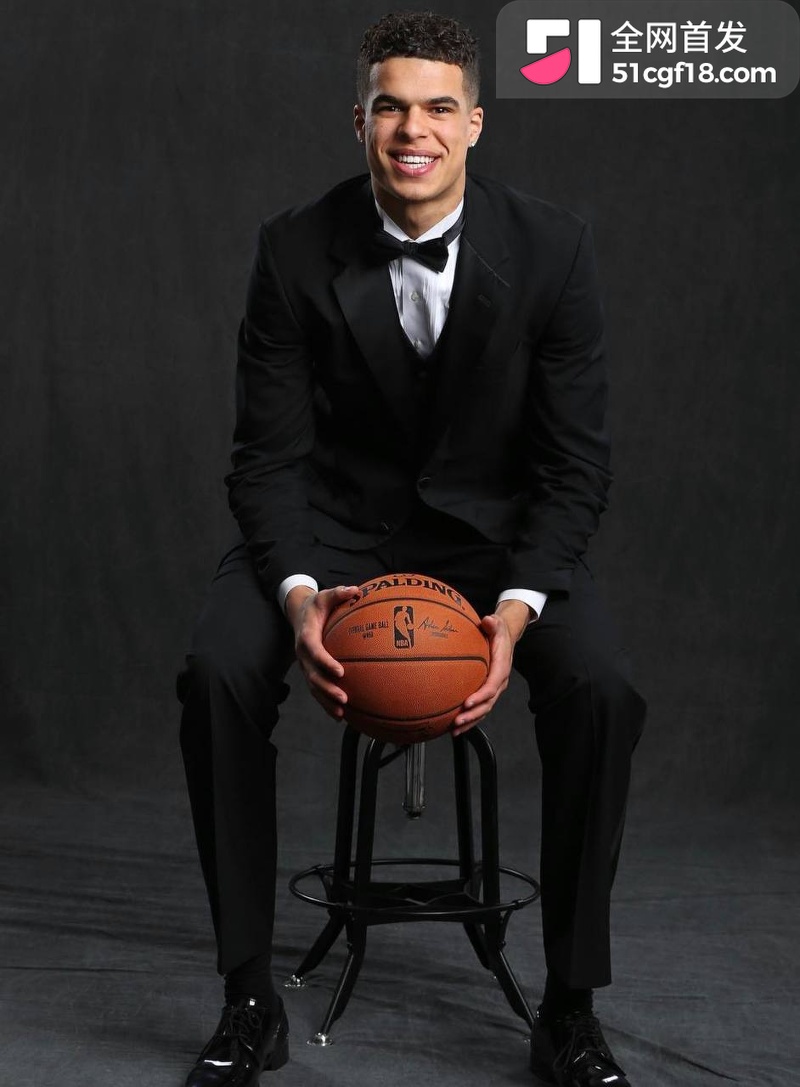 NBA球星 迈克尔波特 私信约炮台北人妖 三年后播客称是对方倒贴 被怒曝性爱视频!