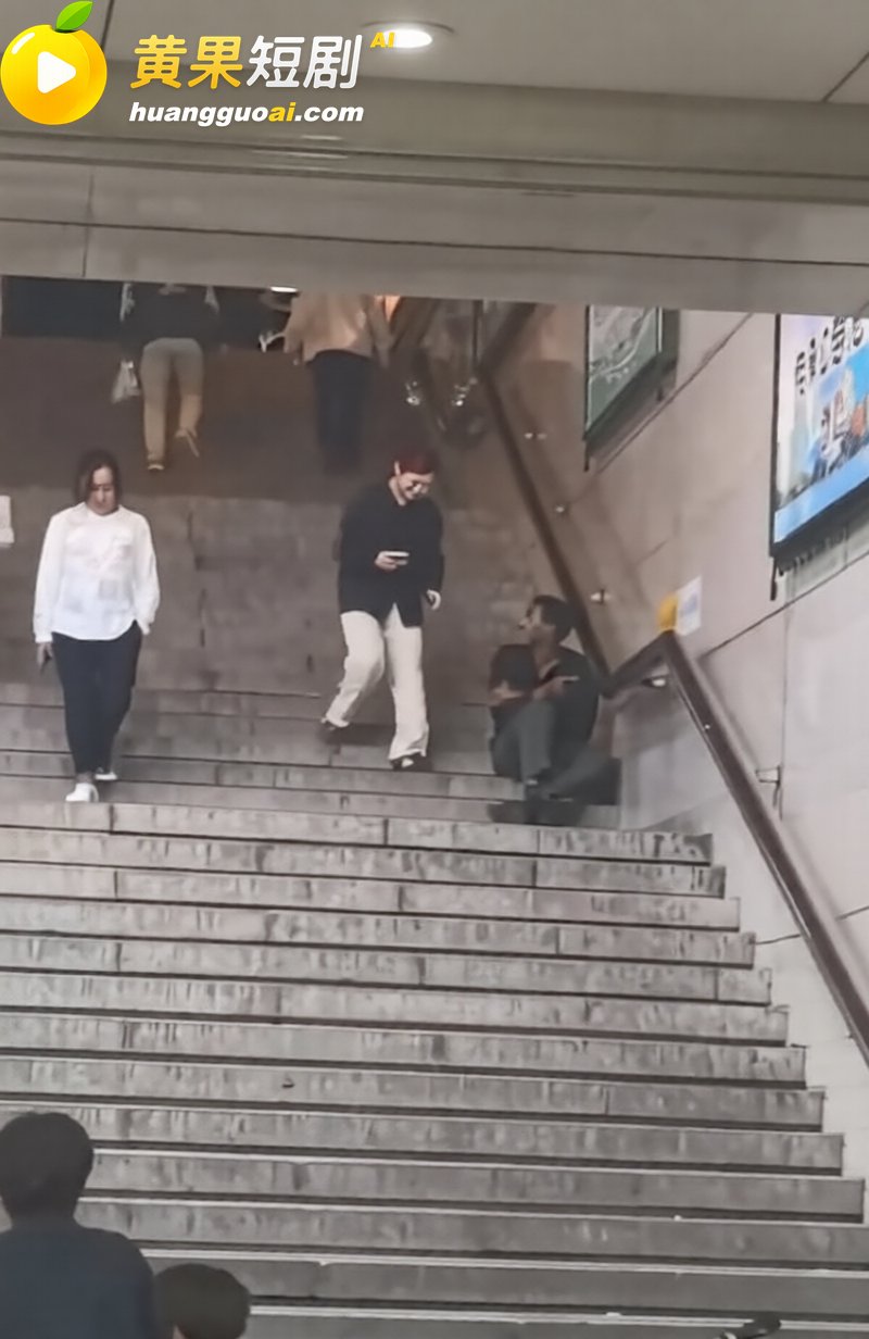 俄男街头爆料中国女是亚洲马桶 各种大秀细节 导致国男心态崩塌 沦为笑柄
