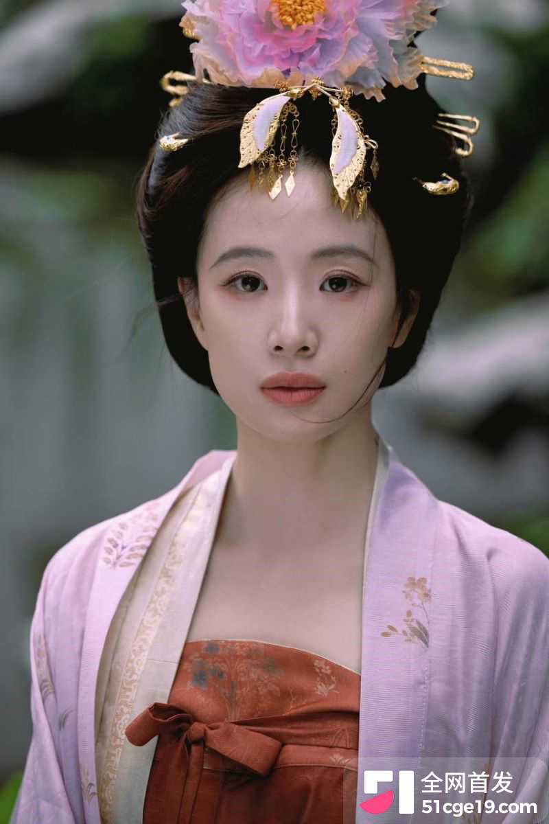 女明星 李梦 公开承认有娃孩子爹是邬浪 看房两年没官宣没领证 月子中心先被拍到引热议