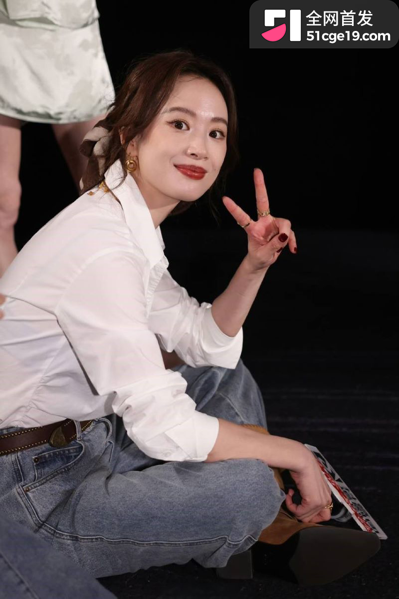 女明星 李梦 公开承认有娃孩子爹是邬浪 看房两年没官宣没领证 月子中心先被拍到引热议